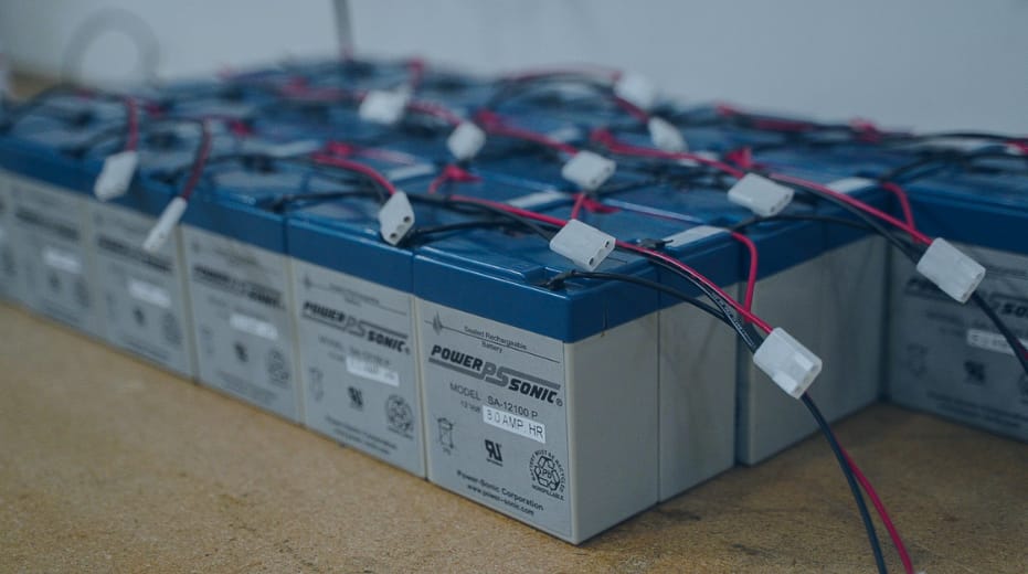 Flooded Batteries vs. AGM Batteries: Understanding the Differences